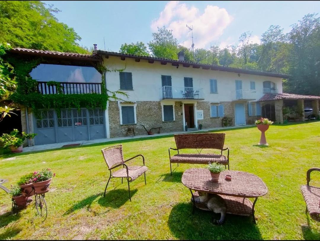 Il Mestiere Di Vivere -Casa Vacanze- Villa Santo Stefano Belbo Exteriör bild